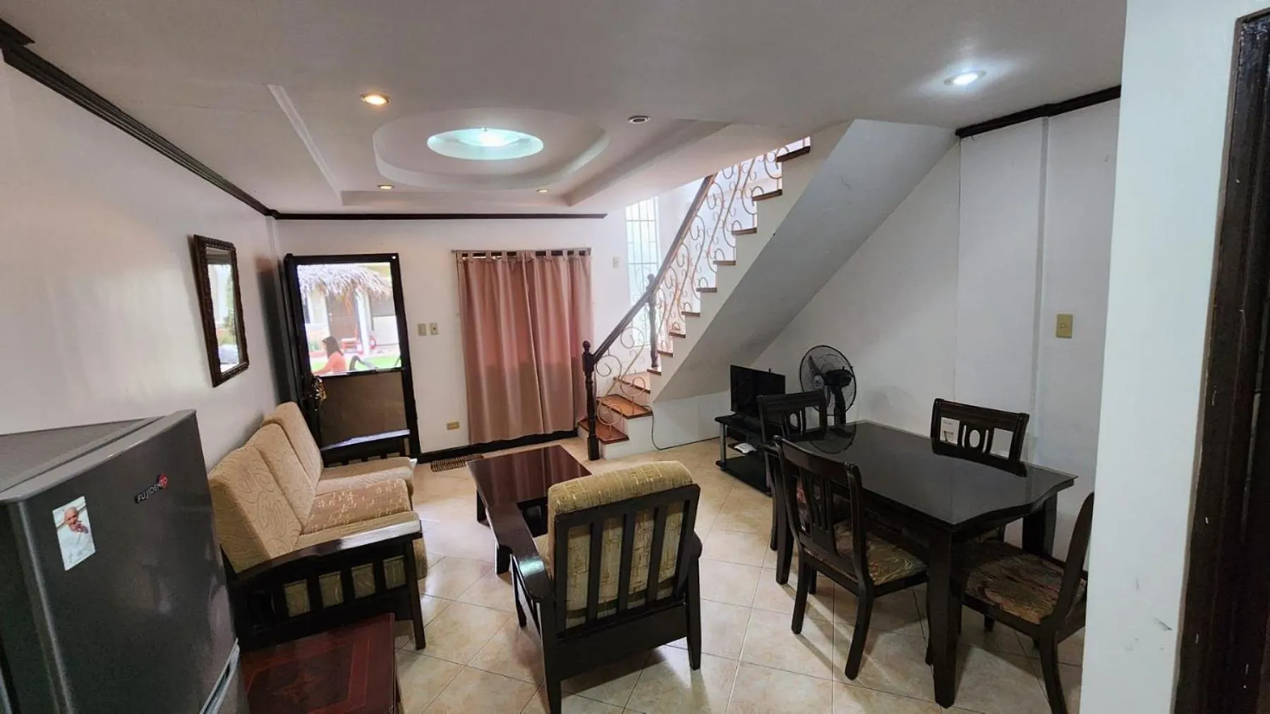 Ev2 Townhouse Hotel Angeles 0*,  Philippinen