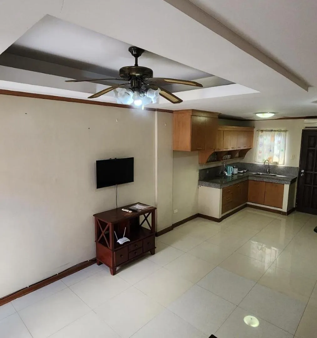 Ev2 Townhouse Hotel Angeles Apartment