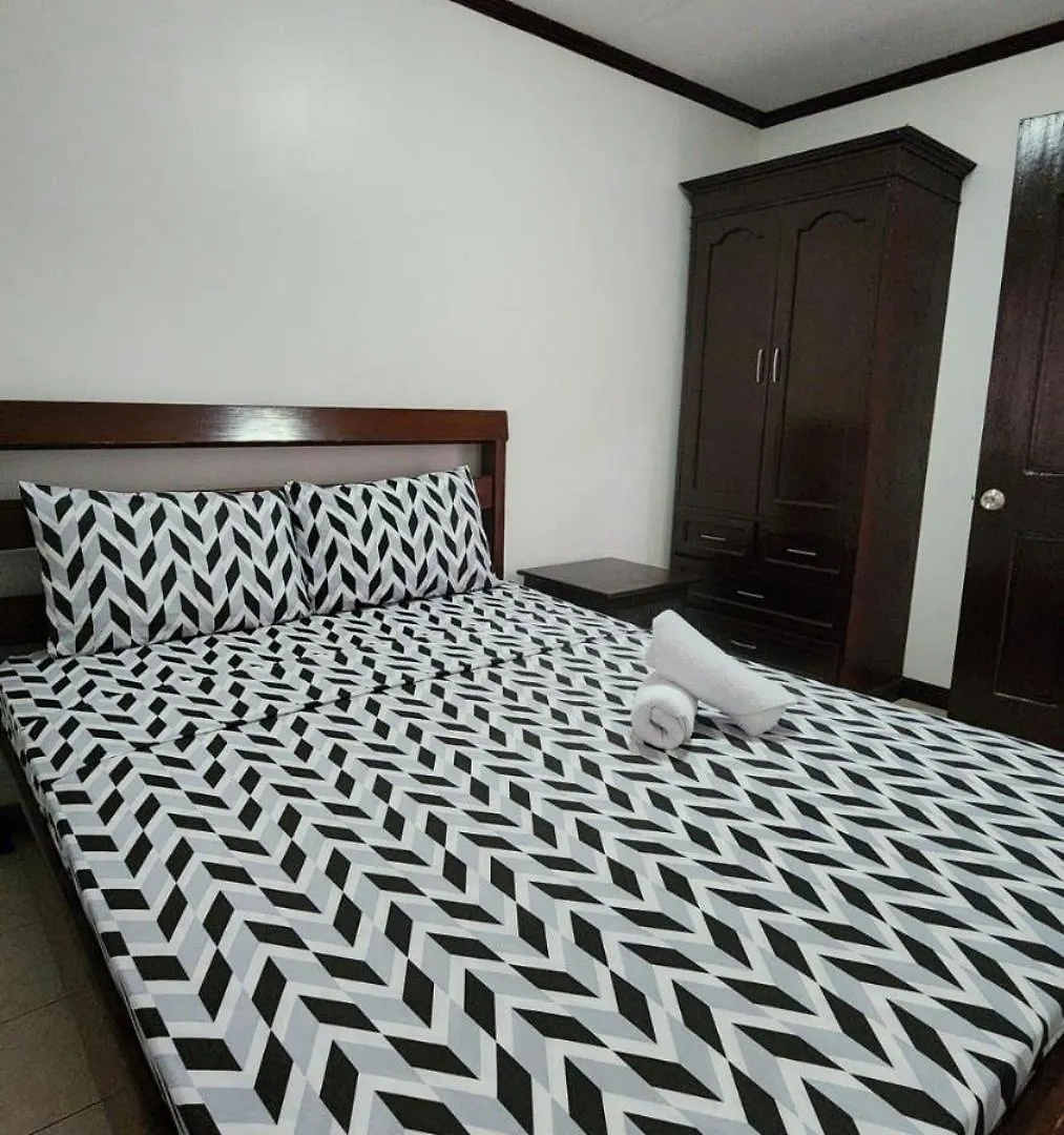 Ev2 Townhouse Hotel Angeles 0*,