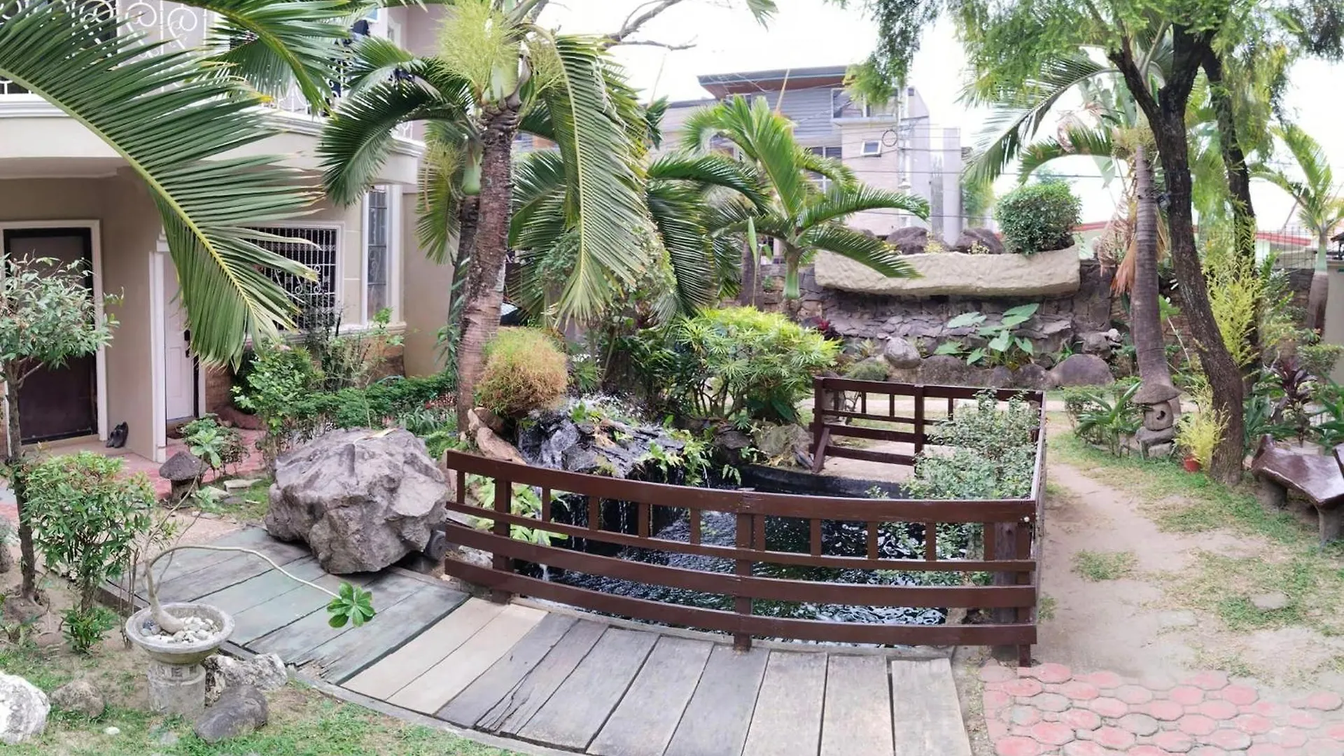 Ev2 Townhouse Hotel Angeles