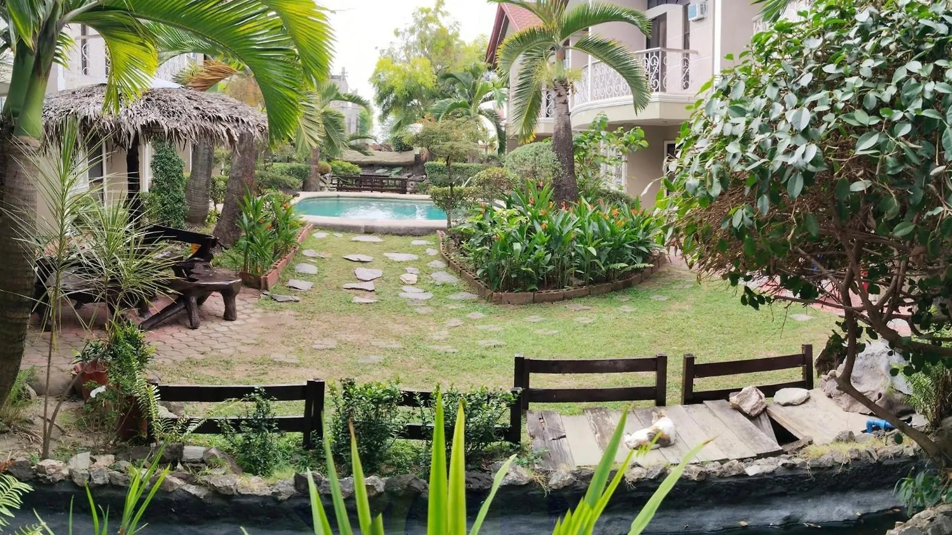 Ev2 Townhouse Hotel Angeles 0*,  Filippinerna
