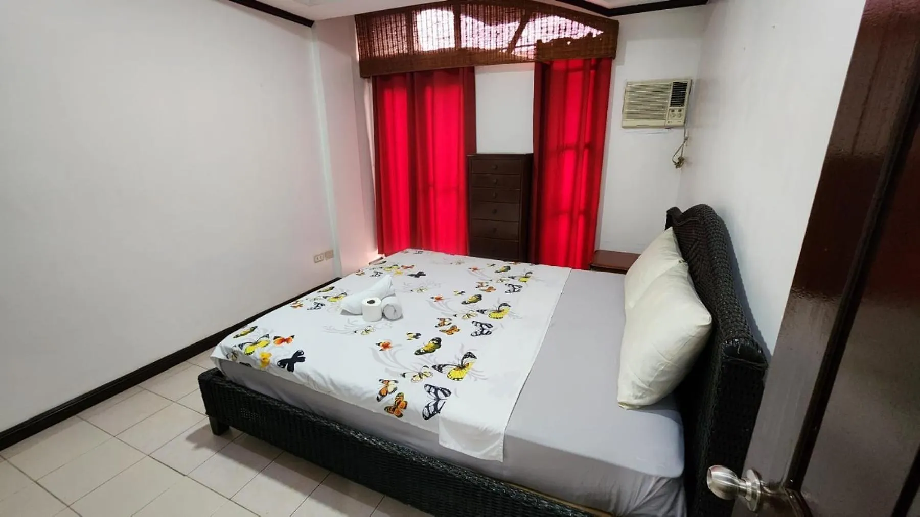 Ev2 Townhouse Hotel Angeles